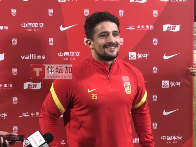 壹号娱乐-洛国富:李铁是我的兄弟 希望踢80分钟为梦想而战